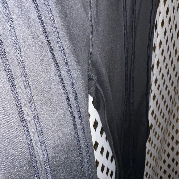 Fabletics leggings and flared pants bundle set size L  - Picture 6 of 12